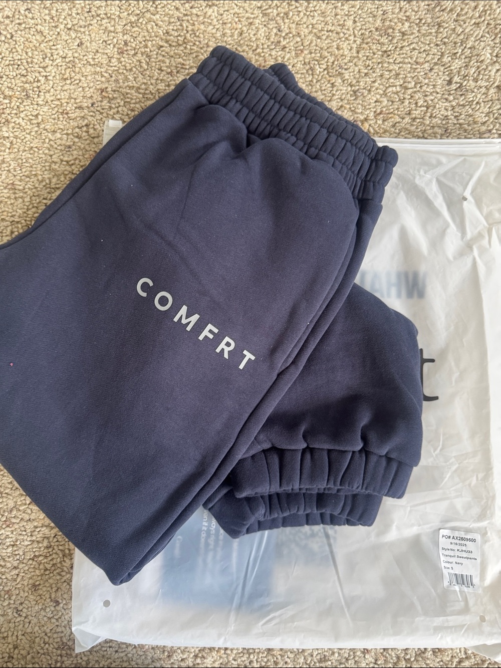 Comfrt men’s or women’s Navy size small